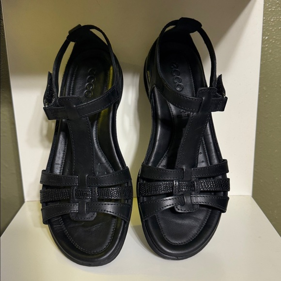 ECCO - Picture 4 of 4